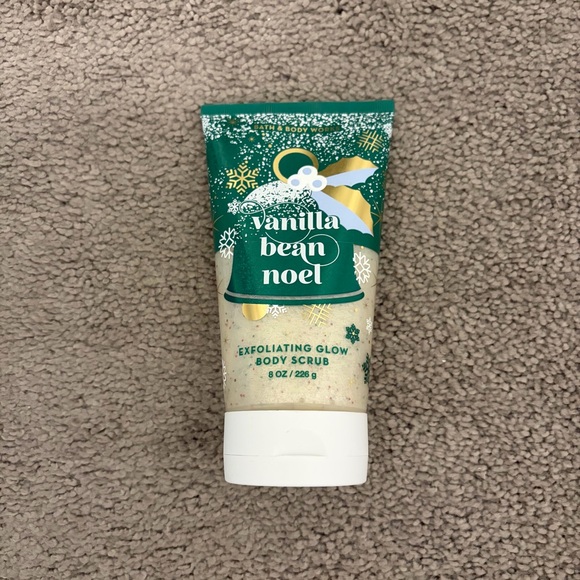 Bath & Body Works Other - Bath & Body Works Vanilla Bean Noel Exfoliating Glow Body Scrub